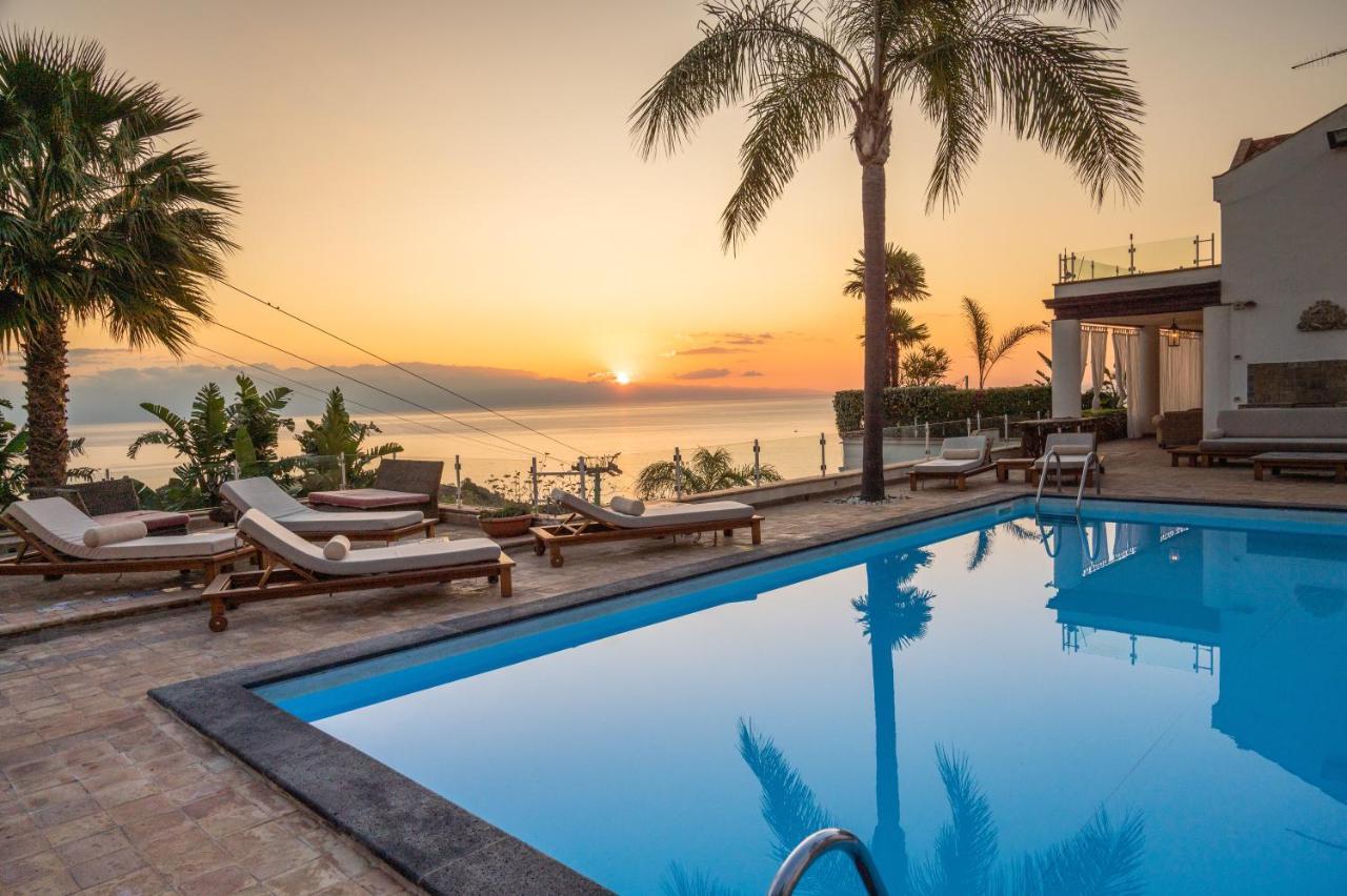 Luxury Taorum Villa With Spectacular Sea Views In Taormina Bagian luar foto