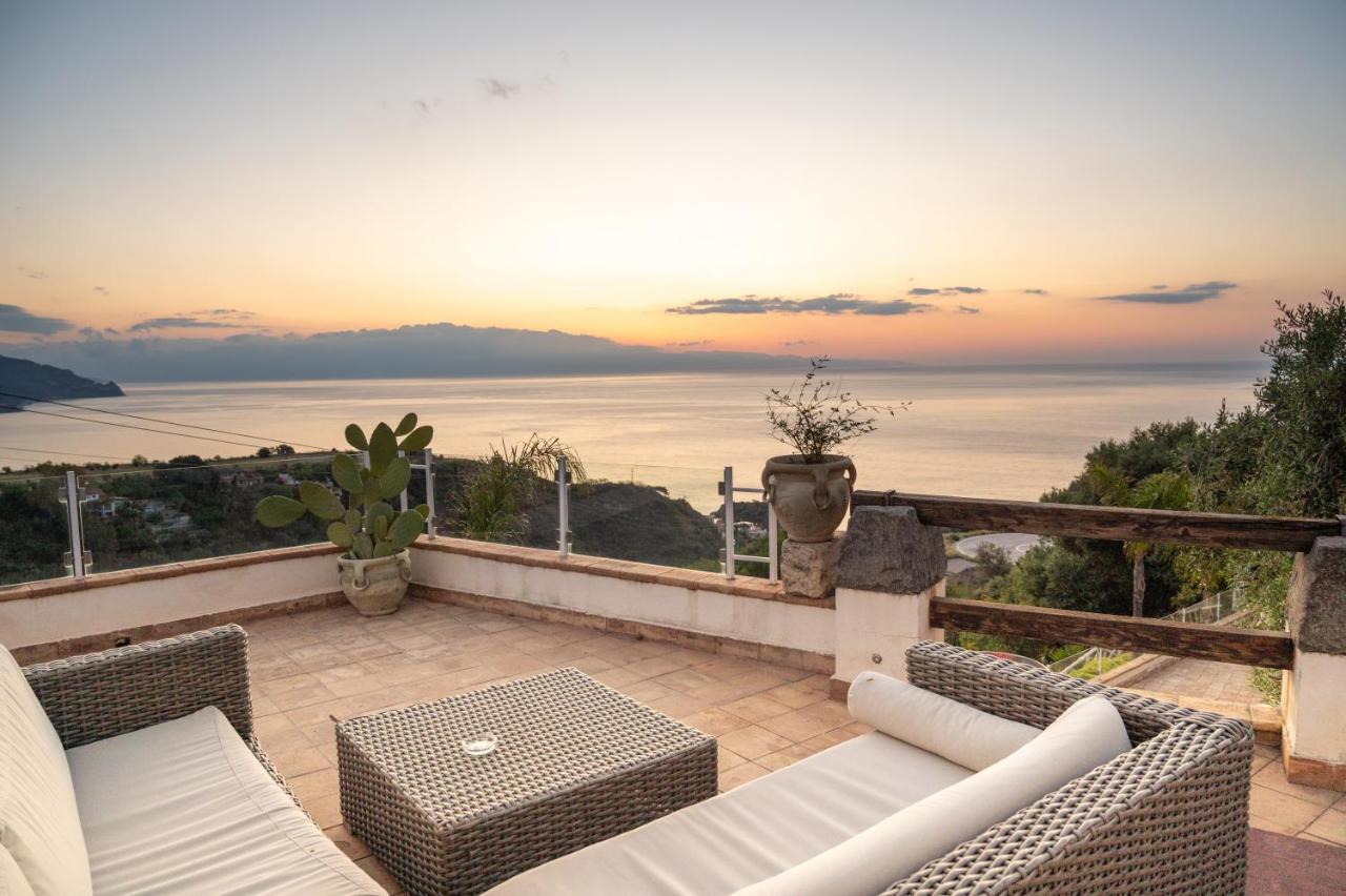 Luxury Taorum Villa With Spectacular Sea Views In Taormina Bagian luar foto