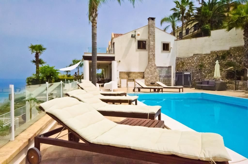 Luxury Taorum Villa With Spectacular Sea Views In Taormina Bagian luar foto