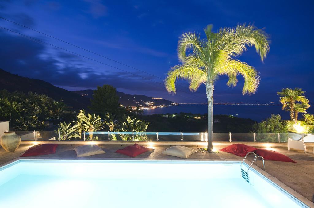 Luxury Taorum Villa With Spectacular Sea Views In Taormina Bagian luar foto