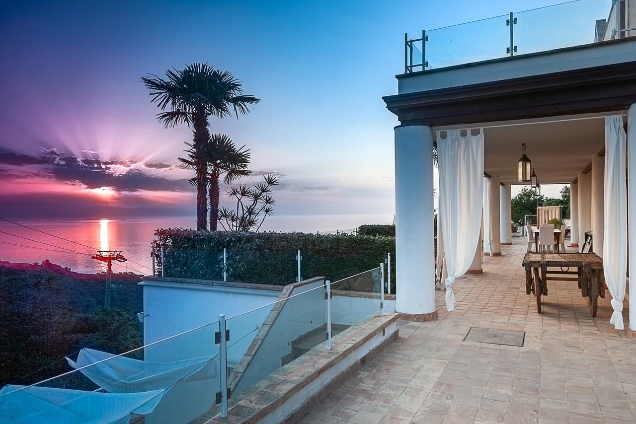 Luxury Taorum Villa With Spectacular Sea Views In Taormina Bagian luar foto