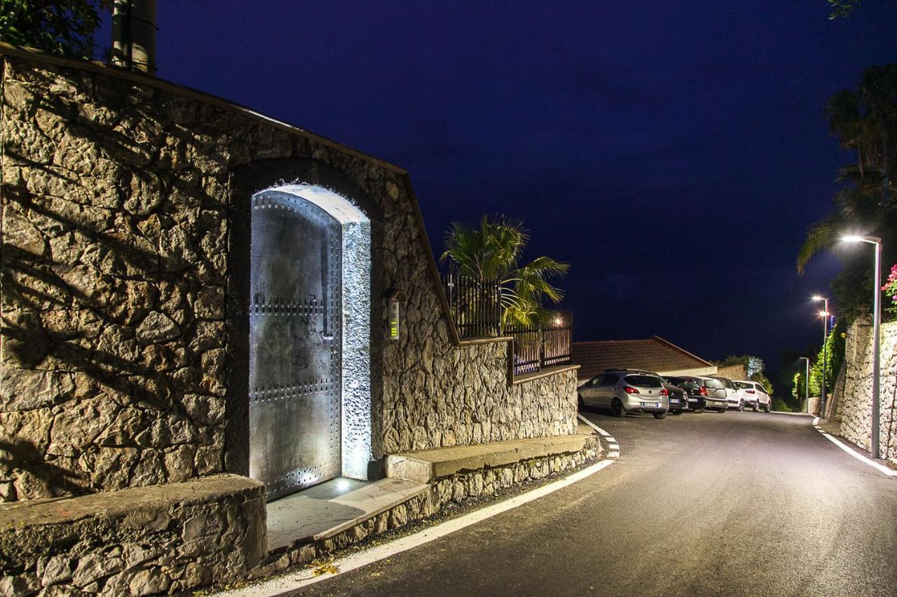 Luxury Taorum Villa With Spectacular Sea Views In Taormina Bagian luar foto