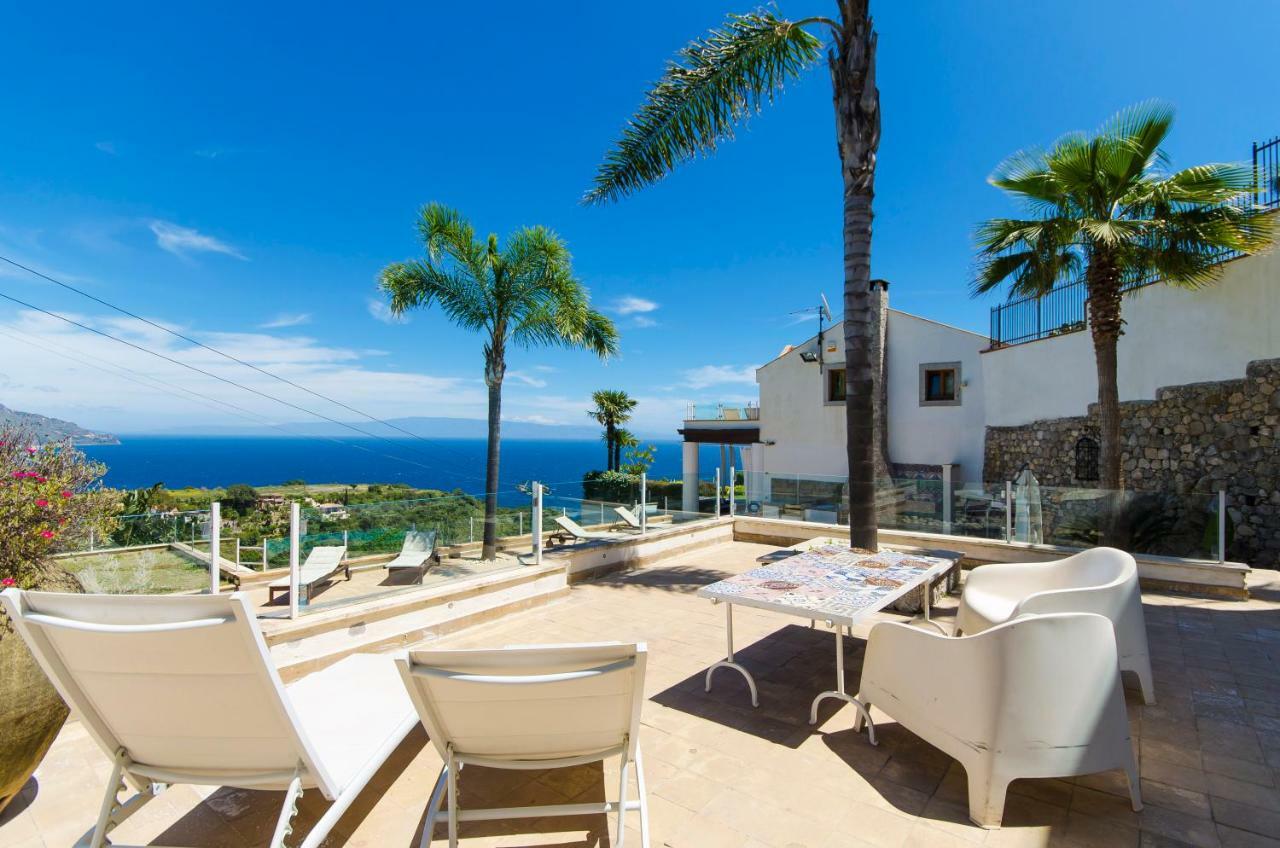 Luxury Taorum Villa With Spectacular Sea Views In Taormina Bagian luar foto