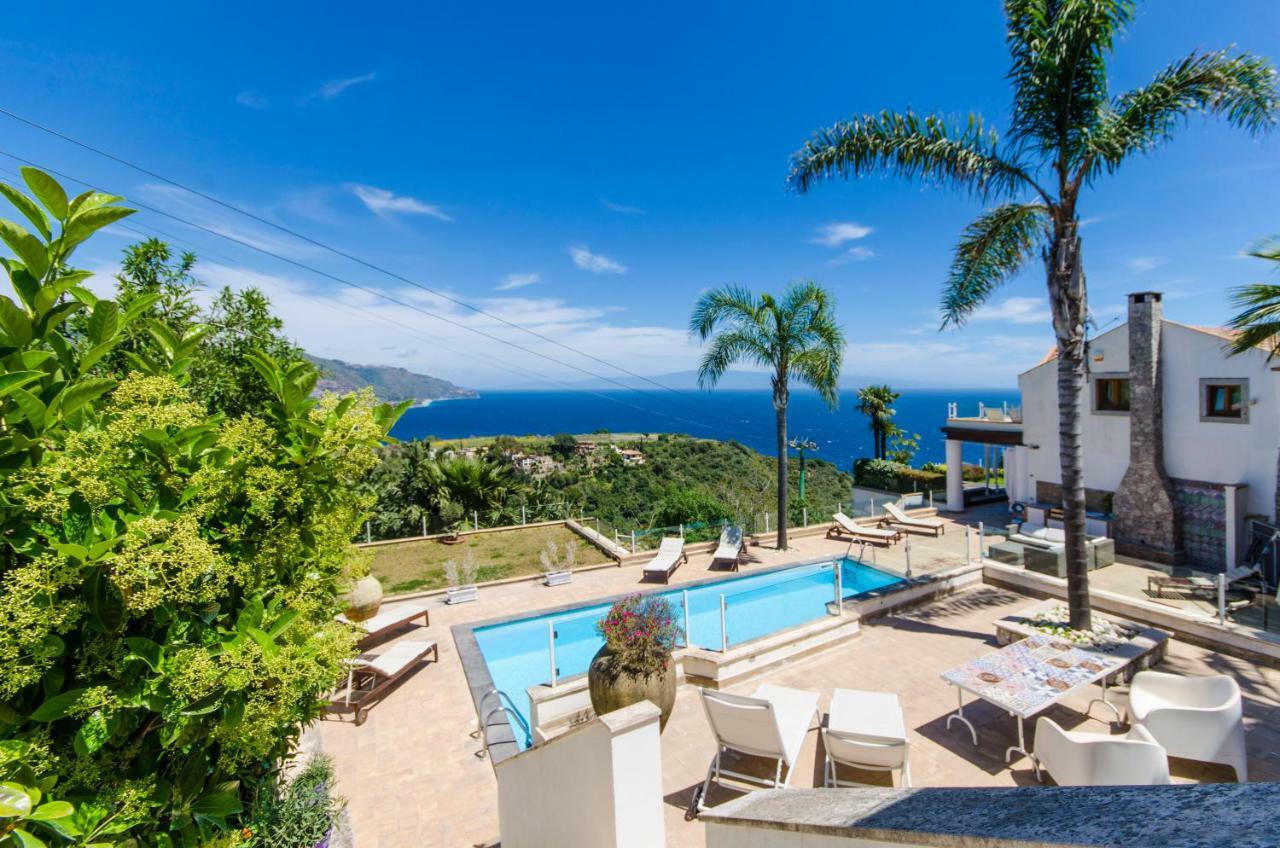 Luxury Taorum Villa With Spectacular Sea Views In Taormina Bagian luar foto