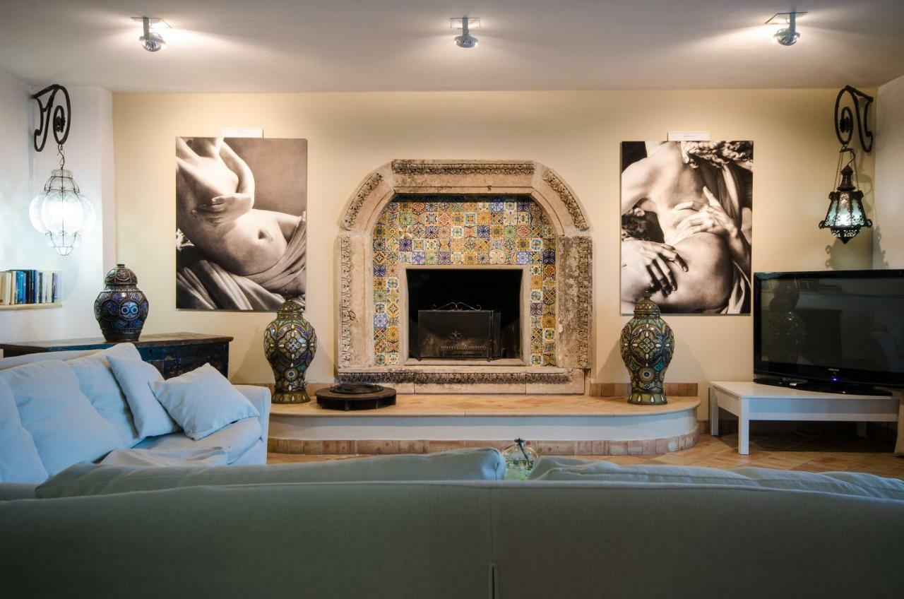 Luxury Taorum Villa With Spectacular Sea Views In Taormina Ruang foto